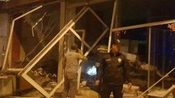 Börekçide tüp patladı: 2 iş yeri ve 4 araç zarar gördü