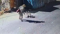 Annesinden şiddet gören minik kız koruma altına alındı