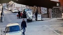 Hamile kadına çocuklarının yanında taciz kamerada