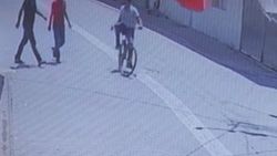 Adana'da yaşlı kadının 10 bin lirasını çalıp kaçtılar