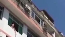 Çin'de intihar girişimine tazyikli suyla müdahale