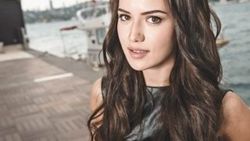 Fahriye Evcen: Aşk bazen üzebiliyor