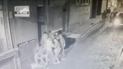 Fatih'te kavga çıktı 1 kişi öldü