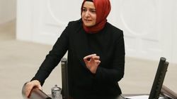 Mesleki eğitim kursuna katılan kadınlara 400 lira çocuk desteği