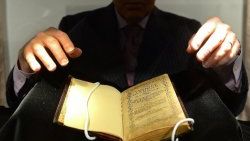 373 yıllık kitaba rekor fiyat