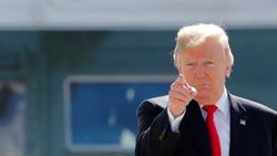 Trump, Poroşenko ile aynı takım elbiseyi giydi
