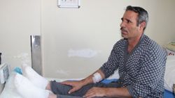 Felçli adamın ayakları yandı fark etmedi