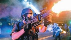 ABD'de polis bir siyahi genci daha öldürdü