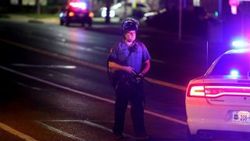 Ferguson'da kadın polis vuruldu
