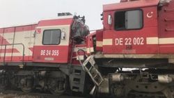 Sivas'ta 2 tren çarpıştı