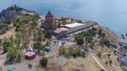 Akdamar'da 3 yıl aradan sonra ilk ayin