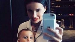 Gülşen oğlu Benan'la selfie yaptı