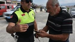 Emniyet kemeri takmayan sürücünün pişkinliği