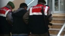 Firari hükümlü yatağın altında yakalandı