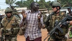 Fransız askerleri Afrikalı sivillere şiddetle suçlanıyor