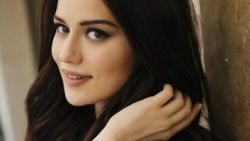 En şanslı kadın Fahriye Evcen
