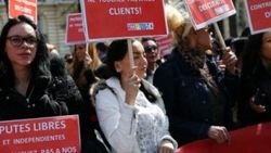 Fransa'da para karşılığı seks yasaklandı