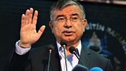 Bakan Yılmaz: Öğrenciye tablet yerine klavyeli bilgisayar