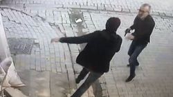 Tokalaştığı kişiyi kasığından vurdu