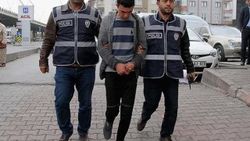 Cami kasasından koli bandıyla para çaldı