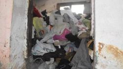 İzmir'de çöp evden 28 ton atık çıktı