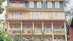 Hülya Avşar Köşkünü aylık 50 bin liraya kiraya verdi