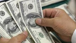 Dolar güne yatay başladı