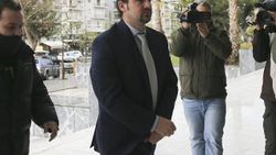 Yunanistan'a kaçan askerler hakim karşısına çıkıyor