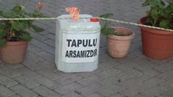 Dedesine ait arsadan geçtiğini öğrendiği yolu trafiğe kapattı