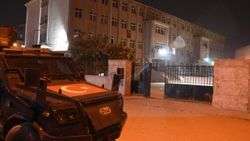 Batman'da teröristler ilkokula patlayıcı attı