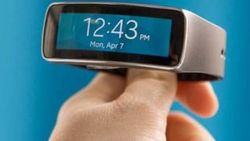 Galaxy Gear Fit 250 bin sattı
