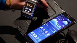 Samsung Galaxy Note 3 ve Gear'ı tanıttı
