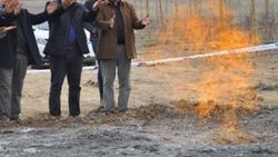 Su ararken doğal gaz buldu