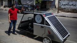 Gazze'nin ilk güneş enerjili aracı