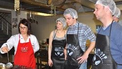 İngiliz gazeteci ve yazarlar Gaziantep'te yemek yaptı