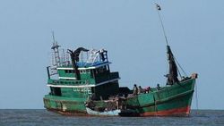 Myanmar'da tekne alabora oldu: 19 ölü