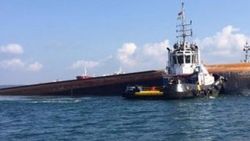 Singapur'da iki gemi çarpıştı: 5 kayıp