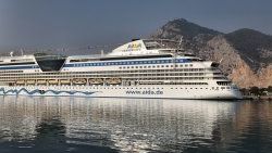 Antalya limanı gemi trafiğine kapatıldı
