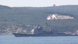 ABD savaş gemisi Çanakkale Boğazı'ndan geçti