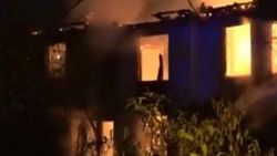Bursa'da iki katlı terk edilmiş ahşap bina kundaklandı