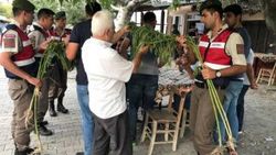 Jandarmadan, uyuşturucu farkındalığı için kahvede eğitim