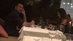 İlker İnanoğlu Playboy güzeliyle görüntülendi