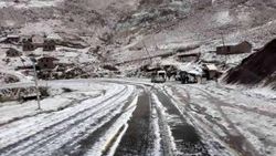 Giresun'daki Eğribel Geçidi'ne kar yağdı