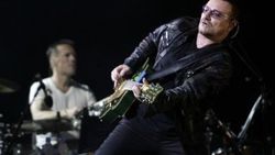 İrlandalı sanatçı Bono bir daha gitar çalamayabilir