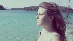 Gizem Karaca Muğla'ya taşındı