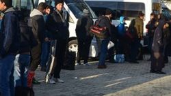 Afyonkarahisar'da 33 kaçak göçmen yakalandı