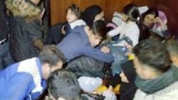 Karaya oturan tekneden 88 kaçak göçmen çıktı
