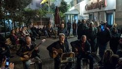 Grup Gündoğarken'den Cumhuriyet'e destek konseri