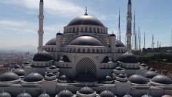 Emlak Konut GYO'dan Çamlıca Camii'ne bağış