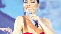 Ebru Gündeş Türkiye'de